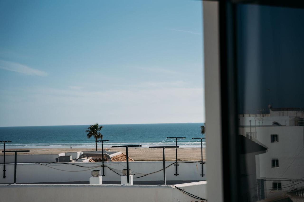 Hostal Brisas De Conil Кониль-де-ла-Фронтера Экстерьер фото