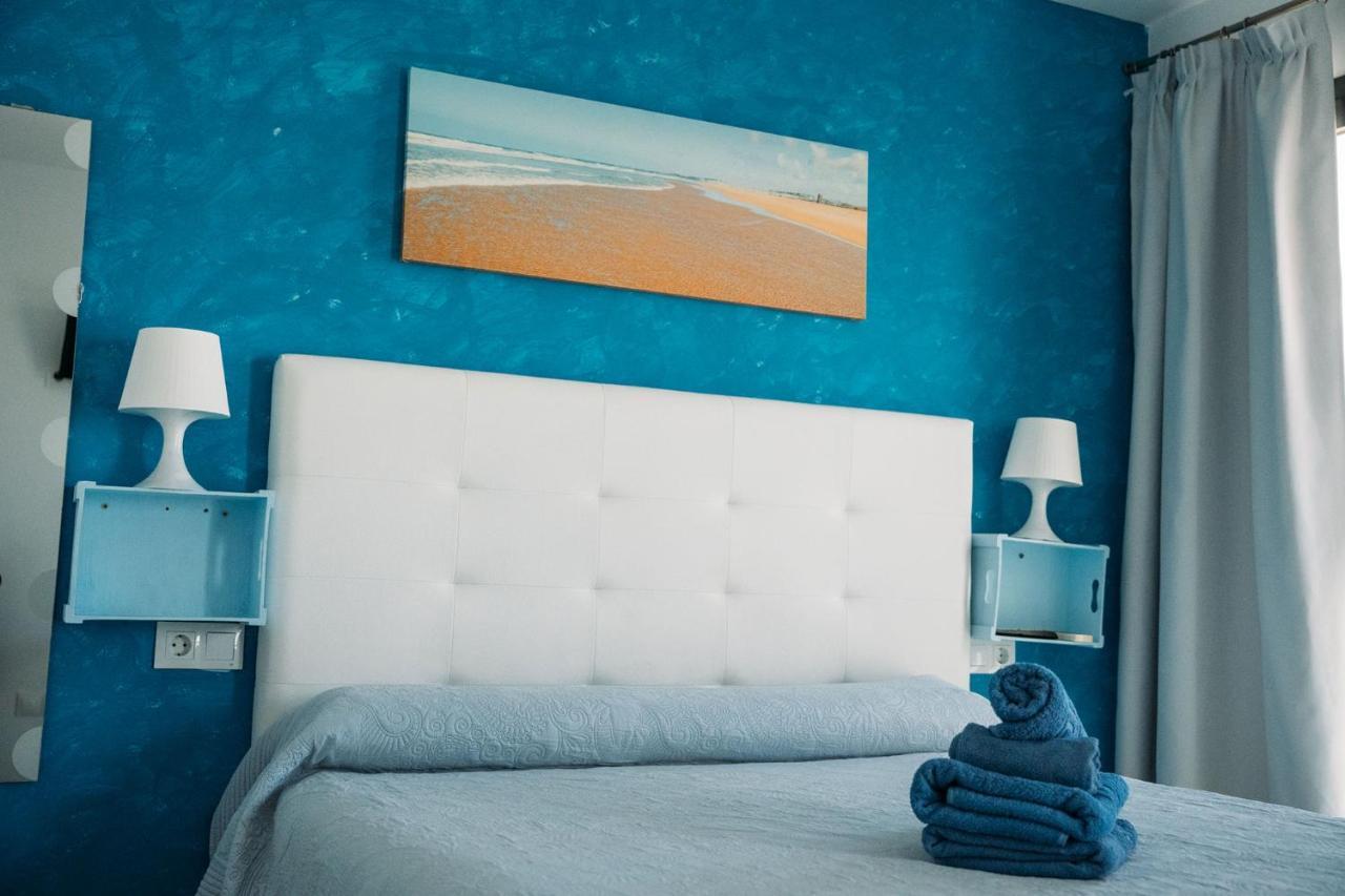 Hostal Brisas De Conil Кониль-де-ла-Фронтера Экстерьер фото