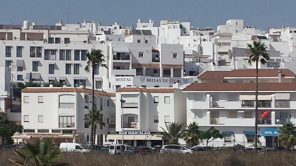 Hostal Brisas De Conil Кониль-де-ла-Фронтера Экстерьер фото