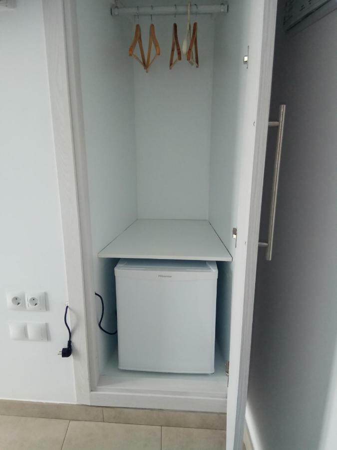 Hostal Brisas De Conil Кониль-де-ла-Фронтера Экстерьер фото
